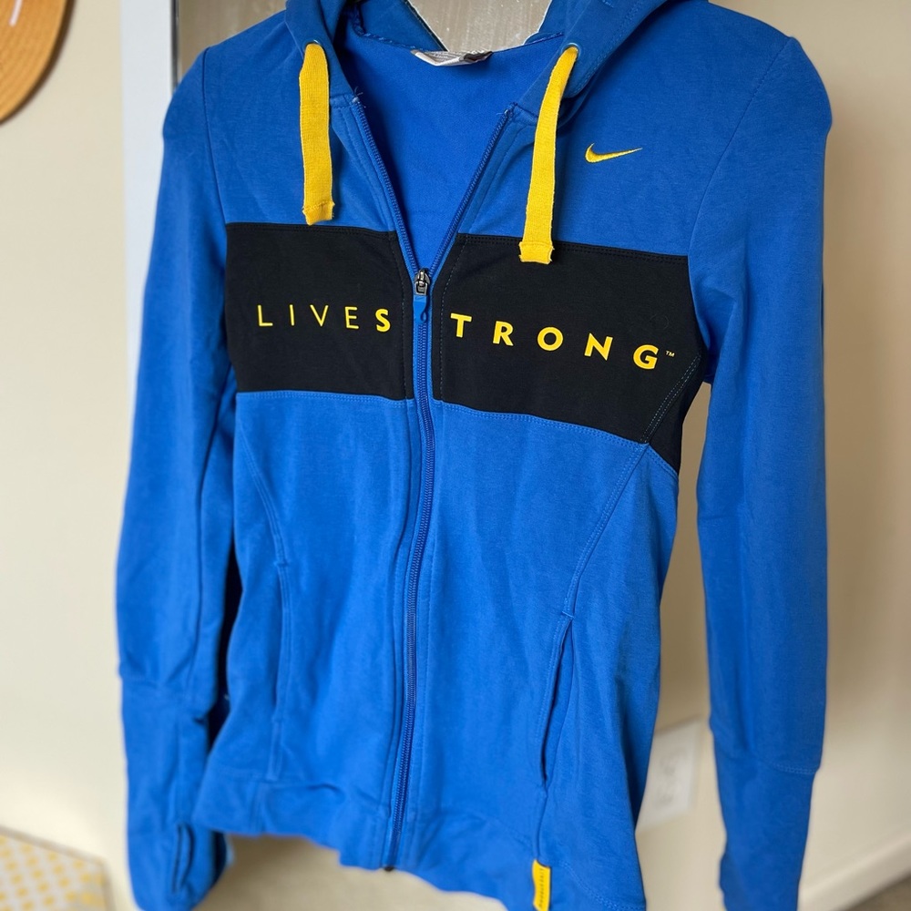 Nike fitted running jacket